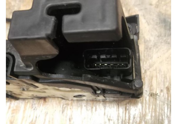 Замок передньої лівої дверки Renault Kangoo 2, 6 контактів, 8200497579